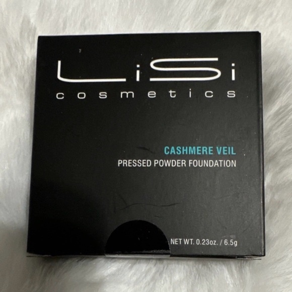 LiSi Cosmetics Cashmere Veil Pressed Powder Foundation - Picture 3 of 3